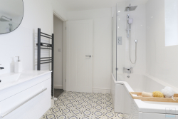 Hazlewood-Home-Staging-260522-1003