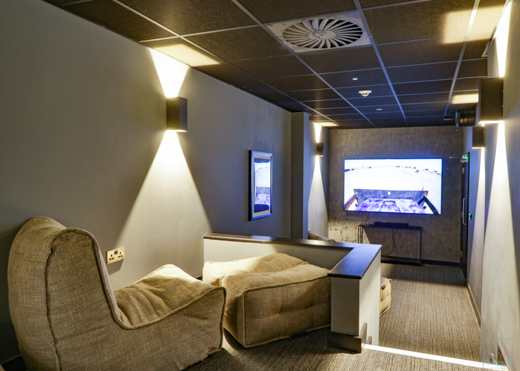 Expedite-Boutique-Living-111022-1030